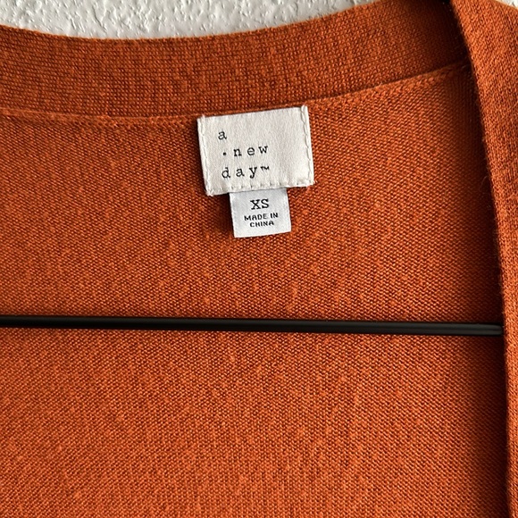 A new day cardigan - Picture 3 of 3